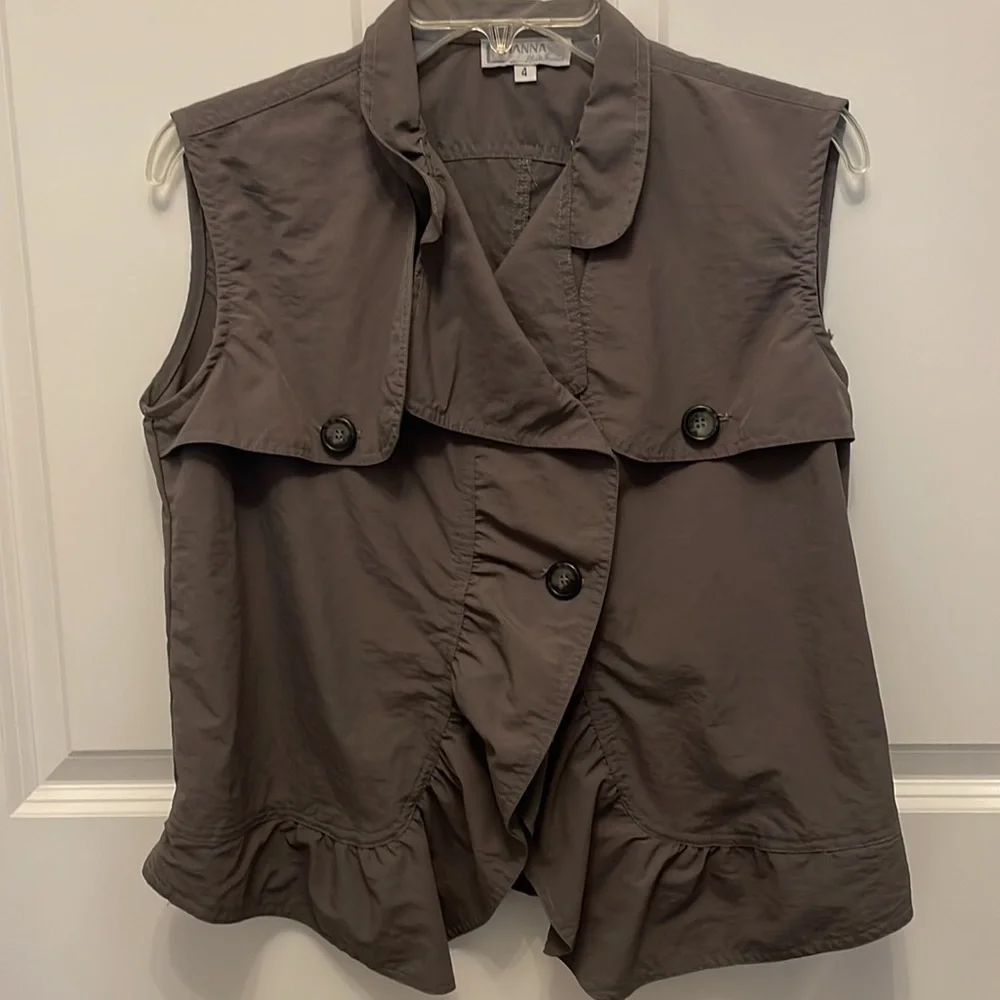 Ruffled Vest - Picture 3 of 5